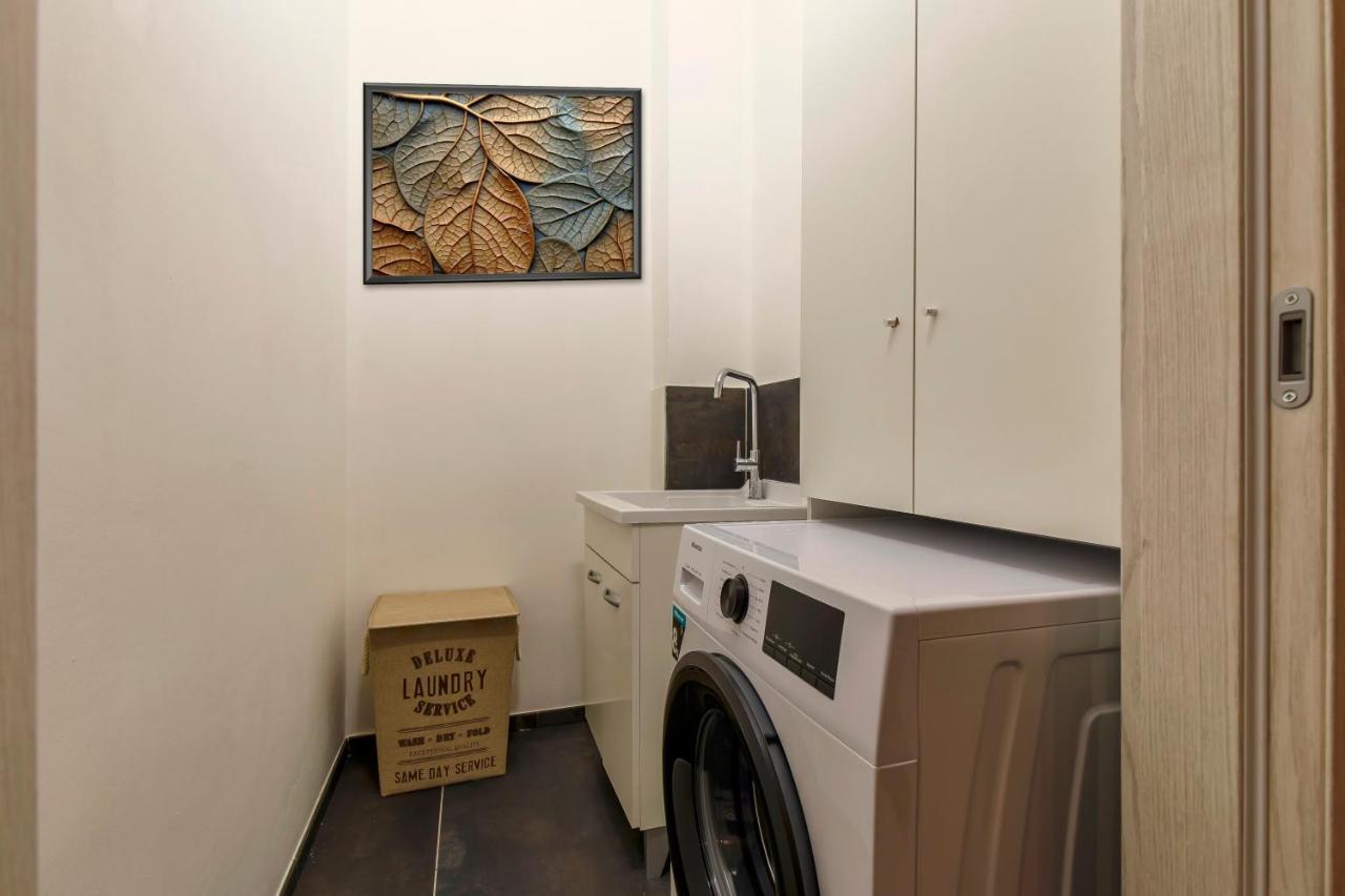 Modern & Bright 2 Bedroom Flat 50M From M4 Stop Milan Luaran gambar